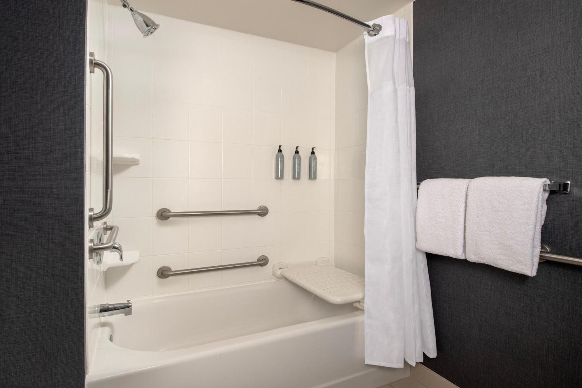 Residence Inn By Marriott Syracuse Downtown At Armory Square Екстериор снимка