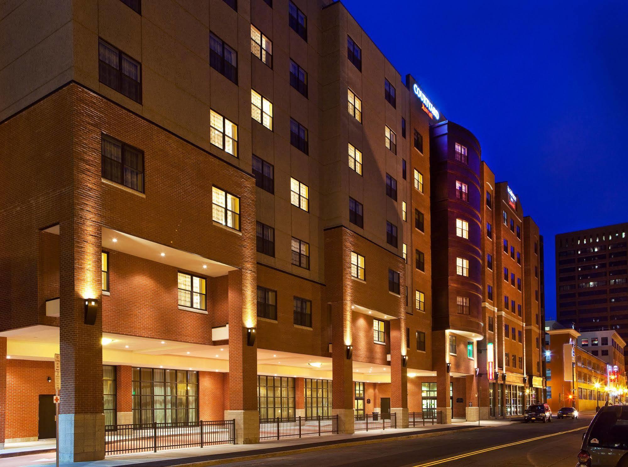 Residence Inn By Marriott Syracuse Downtown At Armory Square Екстериор снимка